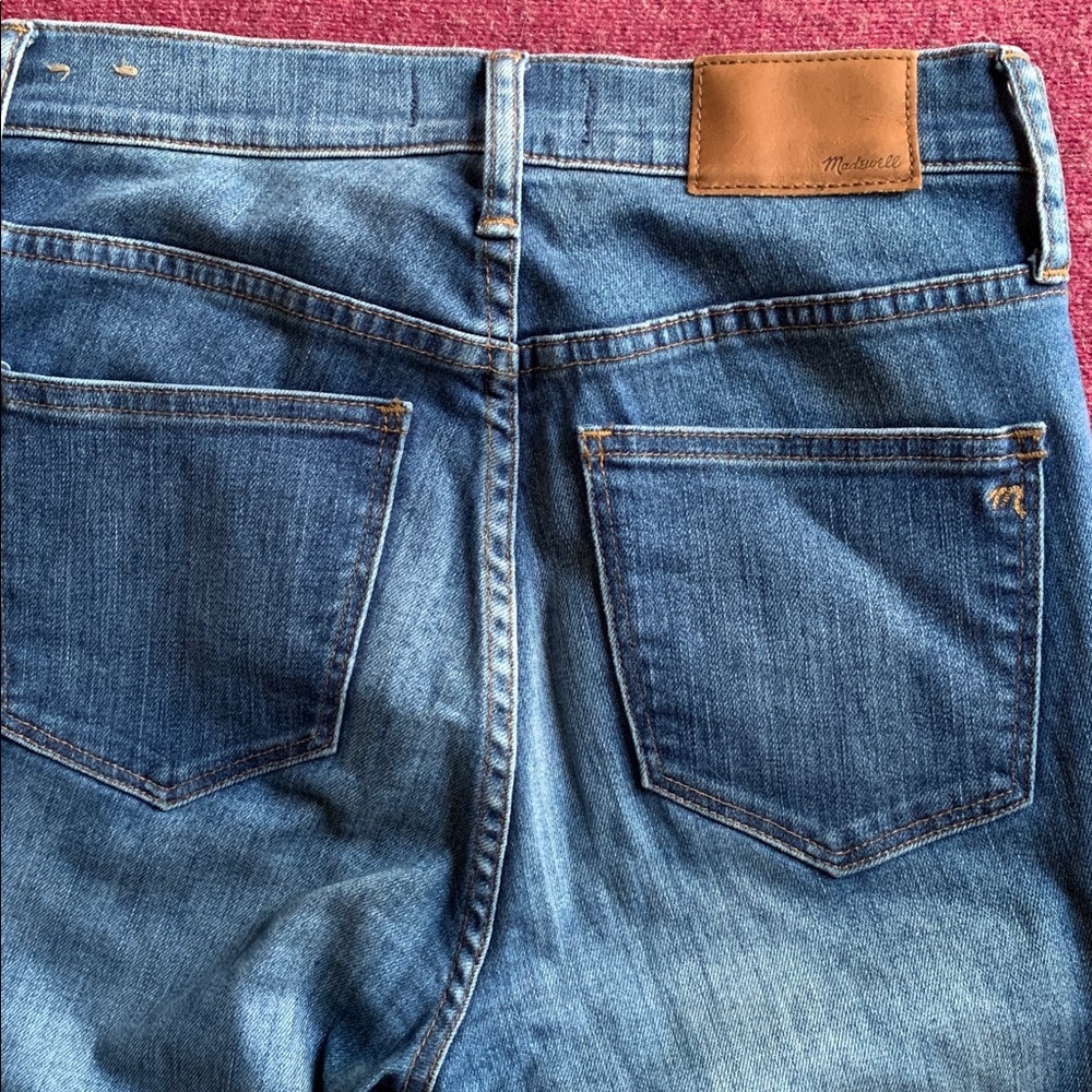 Madewell Medium Wash 10” High Rise Skinny Jeans in Blue w Frayed Hem - Tulip Hem - Picture 10 of 11